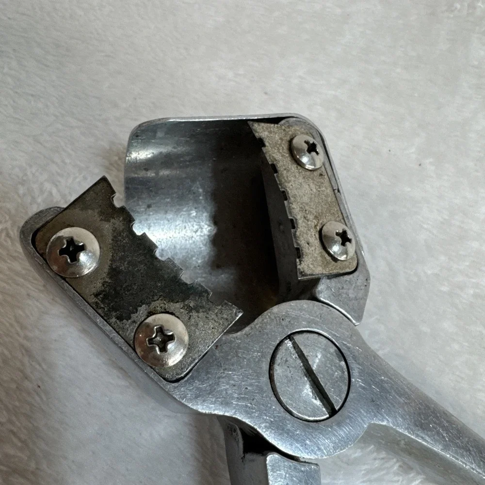 Vintage YORK style aluminum‎ nut Cracker sheller with fixed shield 7.25